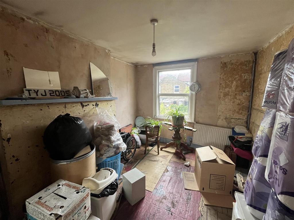 Bedroom 3.JPG
