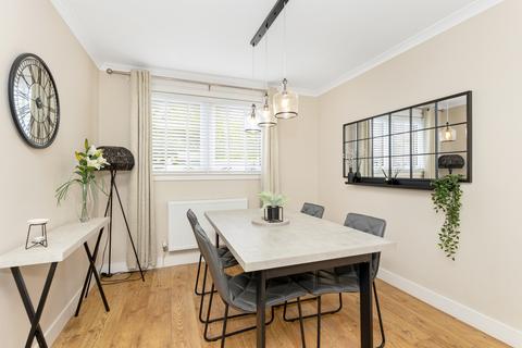 4 Barleyknowe Place, Gorebridge, EH23 4HB