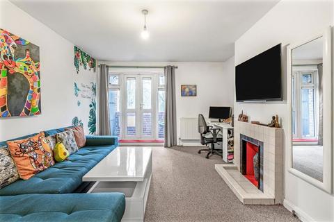 1 bedroom flat for sale, Ravens Way, London SE12