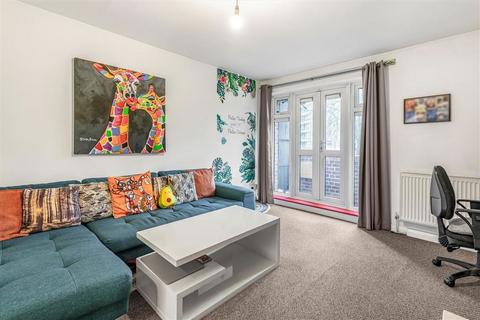 1 bedroom flat for sale, Ravens Way, London SE12