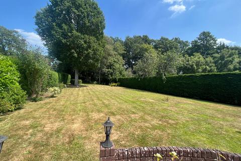3 bedroom detached house for sale, Widworthy Hayes, Hutton, Brentwood, CM13