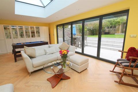 10 Hawthorn Road, Sutton, SM1 4PF