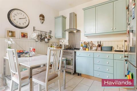 5 bedroom house for sale, Eaton Park Road, London