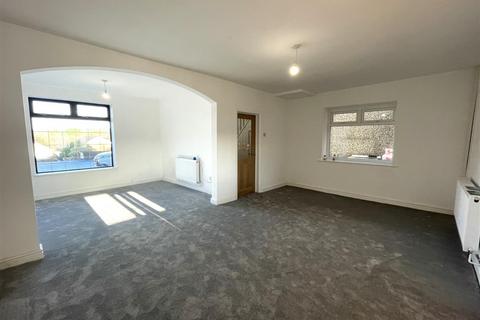 3 bedroom detached house to rent, Cross Hands Road, Llanelli SA14
