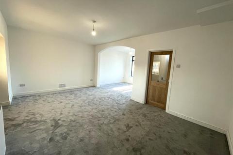 3 bedroom detached house to rent, Cross Hands Road, Llanelli SA14