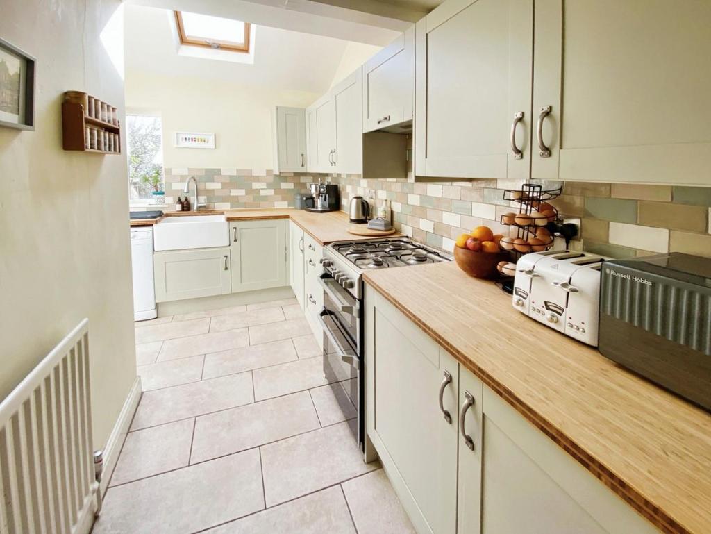 244f5483-Kitchen 201.jpg
