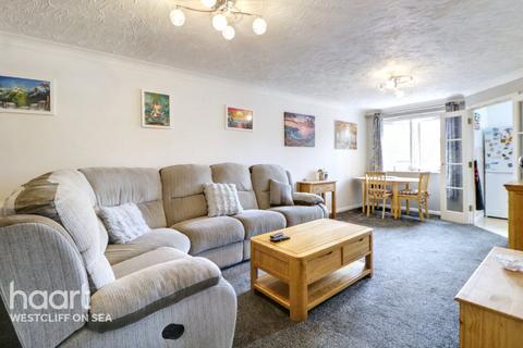 2 bedroom flat for sale, Balmoral Road, Westcliff-On-Sea