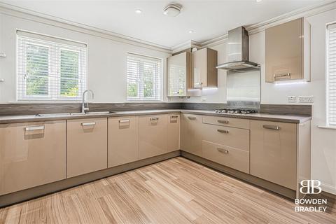 18 Elstar Road, Ongar, CM5 0FQ