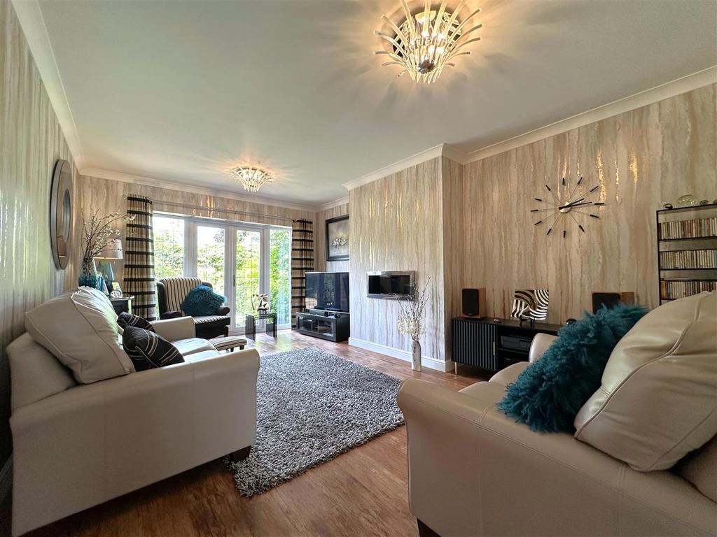 Copious Living Room 422