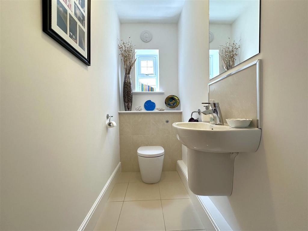 Ground Floor W.C 453