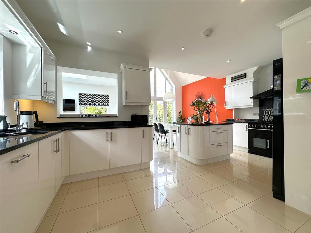 Contemporary Kitchen With Island 471