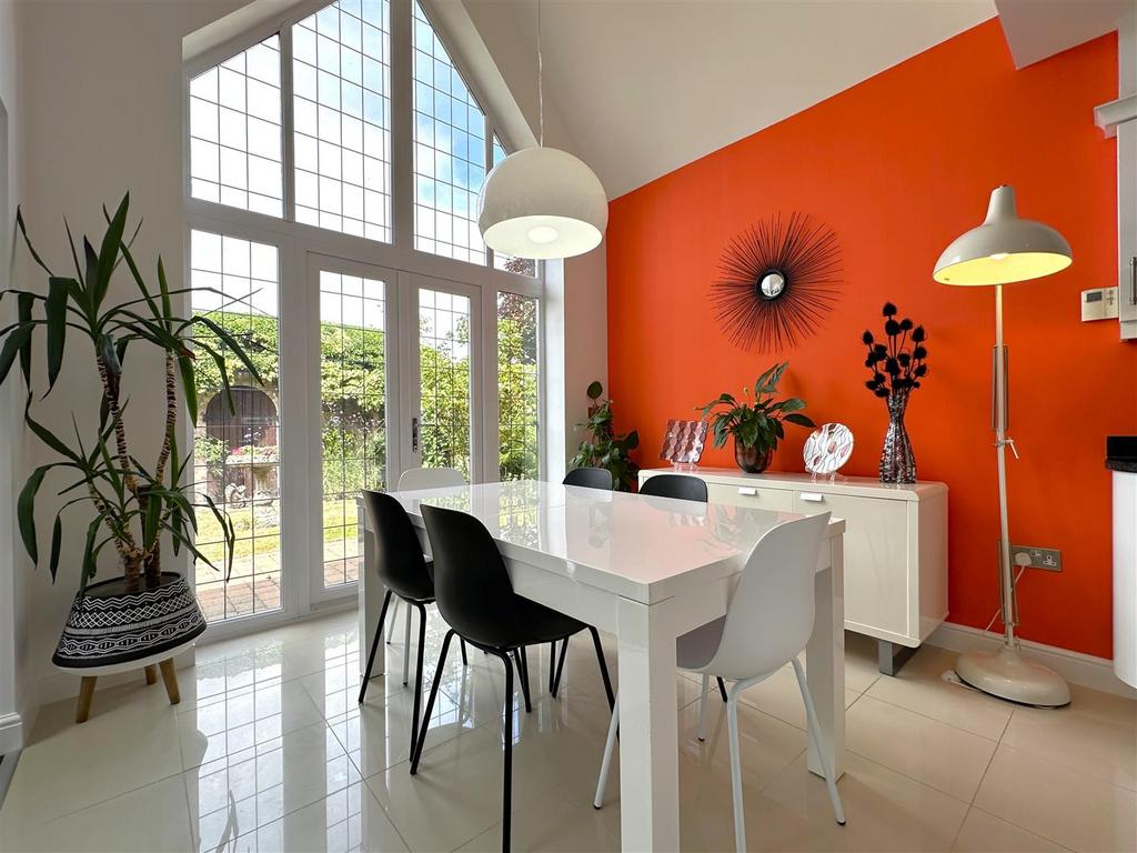 Living/ Dining Space 486