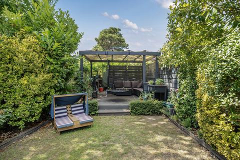2 Birch Tree Avenue, West Wickham, BR4 9EJ