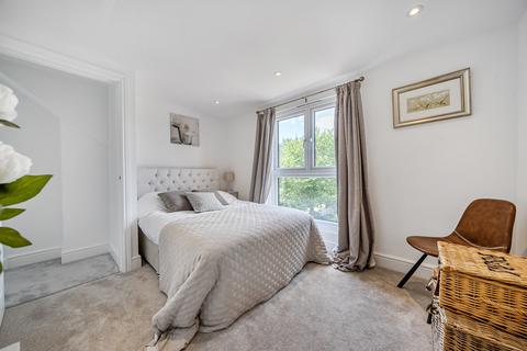 2 Birch Tree Avenue, West Wickham, BR4 9EJ
