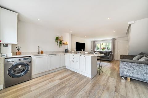 68 Conisborough, Toothill, Swindon, SN5 8ET