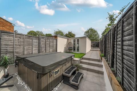68 Conisborough, Toothill, Swindon, SN5 8ET