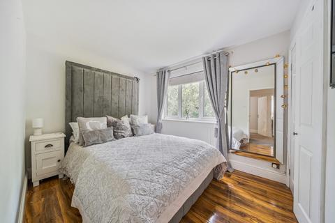 68 Conisborough, Toothill, Swindon, SN5 8ET