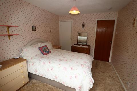 15 Taylor Close, Orpington, BR6 9UH