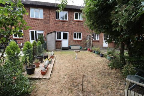 15 Taylor Close, Orpington, BR6 9UH