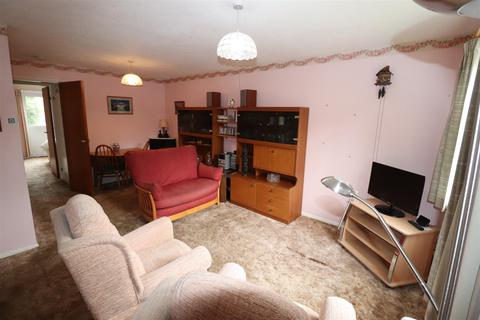 15 Taylor Close, Orpington, BR6 9UH