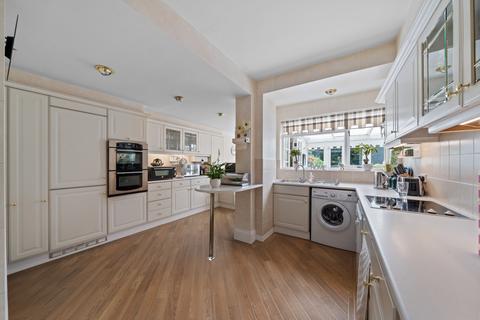 5 Cranleigh Gardens, Sutton, SM1 3EJ