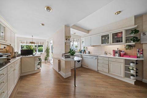 5 Cranleigh Gardens, Sutton, SM1 3EJ
