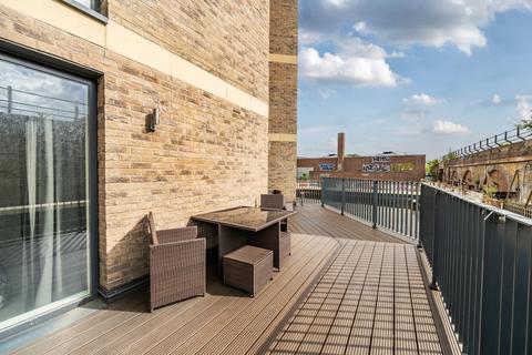 3 bedroom apartment for sale, Scena Way, London