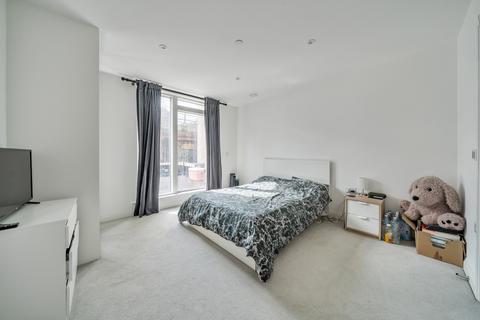 3 bedroom apartment for sale, Scena Way, London