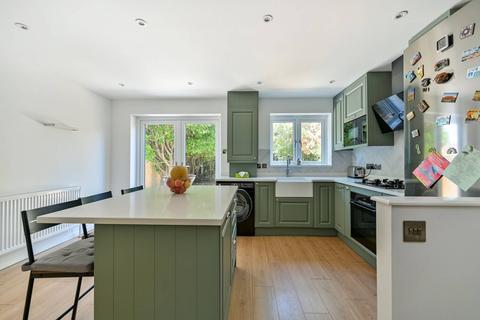 6 Park Road, New Malden, KT3 5AF