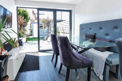 2 bedroom terraced house for sale, Gloucester Place, Littlehampton BN17