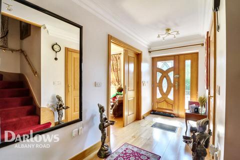 5 bedroom detached house to rent, Churchill Close, CARDIFF