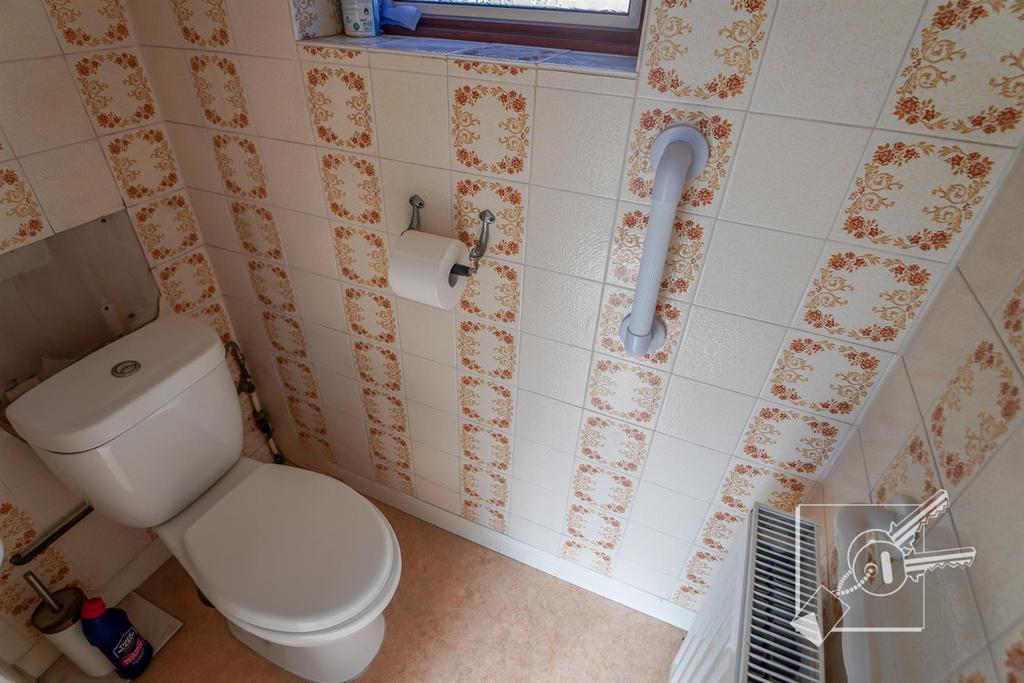 Ground Floor Cloak Room