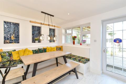 3 bedroom terraced house for sale, Patching Close, Goring-By-Sea, Worthing, West Sussex