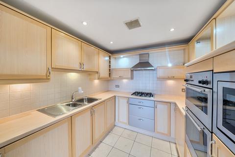2 bedroom flat for sale, Canute Road, Southampton, Hampshire, SO14