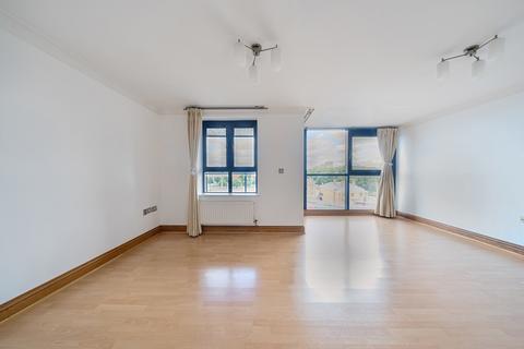 2 bedroom flat for sale, Canute Road, Southampton, Hampshire, SO14