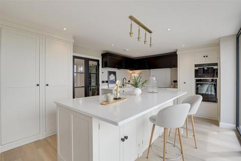 5 bedroom detached house for sale, Forest Lane, Nottingham NG15