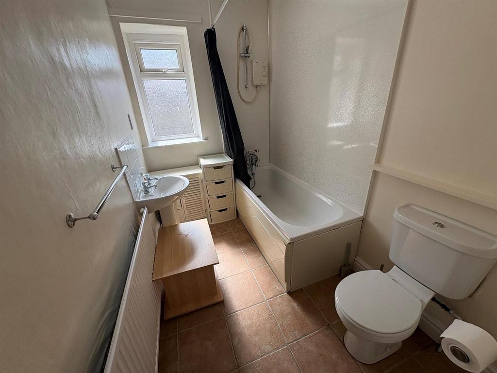 Bathrooma.jpg