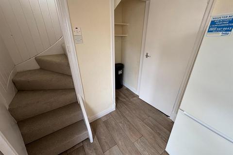 2 bedroom semi-detached house to rent, Dawson Street, Skipton, North Yorkshire