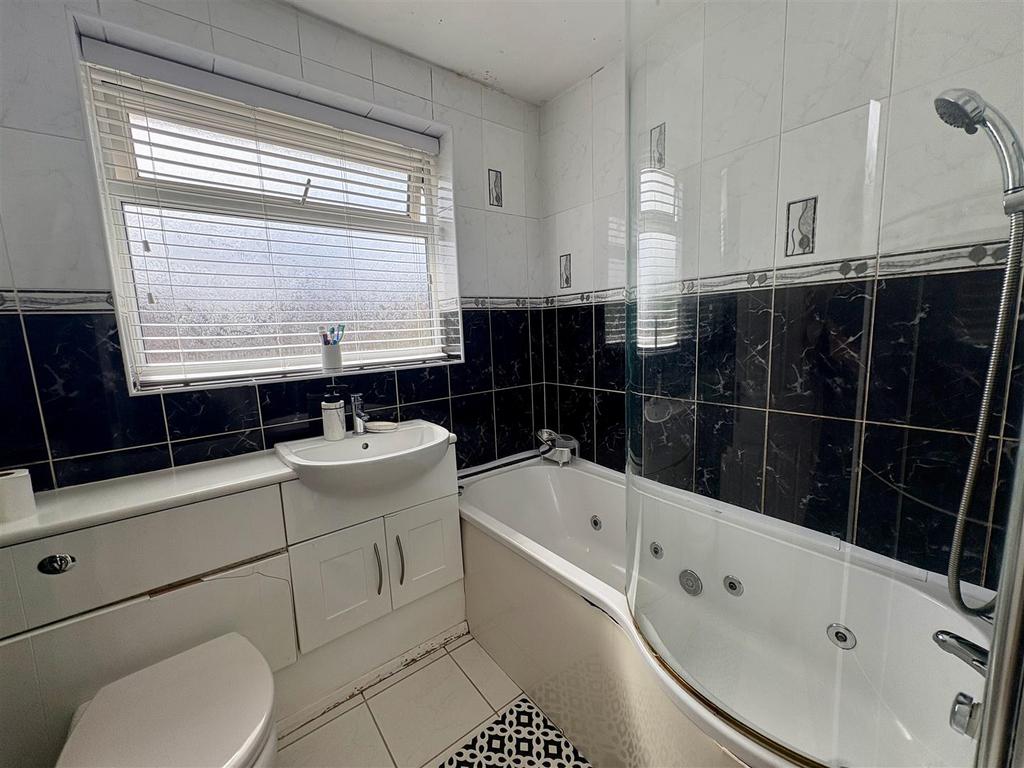 Family bathroom