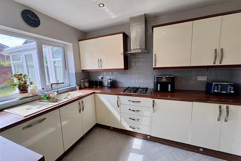 3 bedroom semi-detached house for sale, Ravenhill Drive, Codsall, Wolverhampton