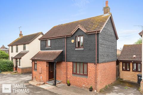 10 Horseshoe Close, Waltham Abbey, EN9 3RX