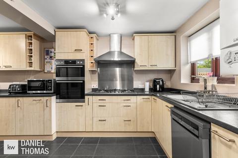 10 Horseshoe Close, Waltham Abbey, EN9 3RX