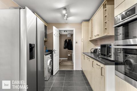 10 Horseshoe Close, Waltham Abbey, EN9 3RX