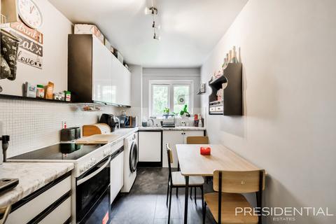 undefined, Chingford E4
