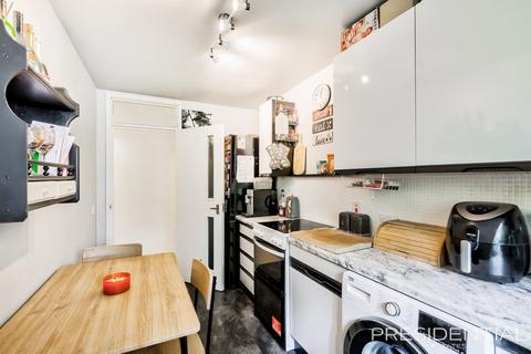 undefined, Chingford E4