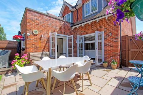 8 Colborne Close, Iver, SL0 0AF