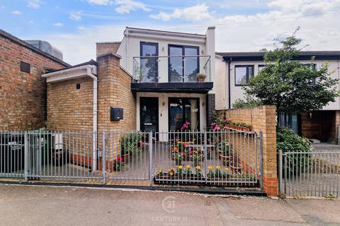 3 bedroom detached house for sale, Farnan Avenue, Walthamstow, E17 4NG