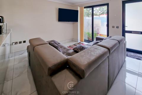 3 bedroom detached house for sale, Farnan Avenue, Walthamstow, E17 4NG