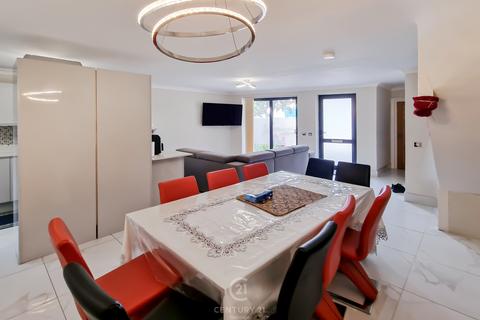 3 bedroom detached house for sale, Farnan Avenue, Walthamstow, E17 4NG