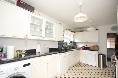 4 bedroom detached house for sale, Woking GU22